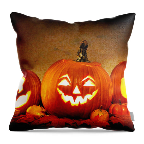 Lanterns Lit Pumpkins Carved Pumpkins Halloween - Throw Pillow